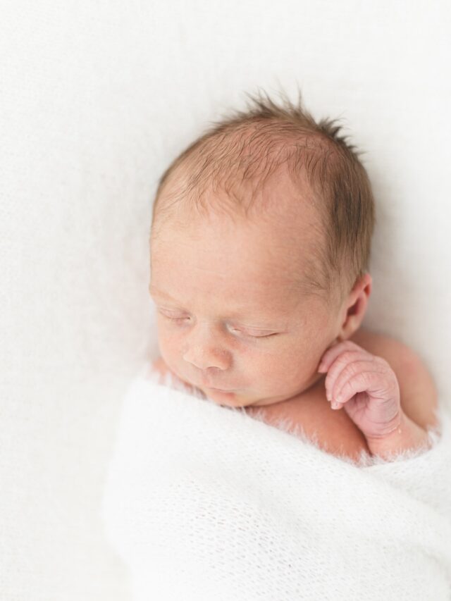 Those first sleepy weeks…
Tiny fingers, soft sighs, and a love that changes everything. They’re some of the hardest, most beautiful days, where you’re getting to know this brand new little person who’s already your whole world.

In my calm, cosy studio, I’ll make you a hot drink, help you relax, and gently capture these fleeting moments while you soak in just how perfect your baby is. 🤍

Not sure when to book? Drop me a message, I’m here to help. 🫶

#abyrafterphotography #thebabyyears #newbornphotographybournemouth #bournemouthmums #bornatthebeach#bournemouthbabies  #duein2025 #supportingsobo #southbourne #maternityphotographybournemouth #newbornphotographerbournemouth #duesummer2025