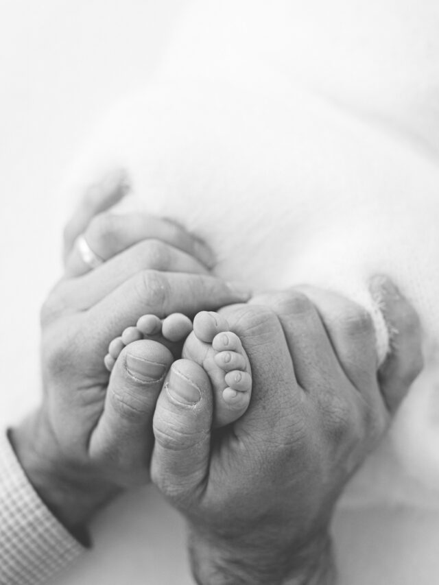 Ten tiny toes. 🥺👌🏻

Nearing the end of half term… the juggle is real… but I’ll miss my two when they go back to school. I need to get planning the summer holidays! 😅 

It’s never too soon to get in my diary… the summer babies are all on their way! 

#abyrafterphotography #thebabyyears #newbornphotographybournemouth #bournemouthmums #bornatthebeach#bournemouthbabies  #duein2025 #supportingsobo #southbourne #maternityphotographybournemouth #newbornphotographerbournemouth #duesummer2025